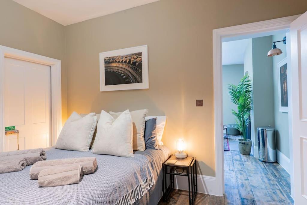 Stunning Boutique Flat In Central Location - Beatrice Bath Exteriör bild