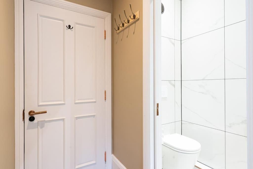Stunning Boutique Flat In Central Location - Beatrice Bath Exteriör bild